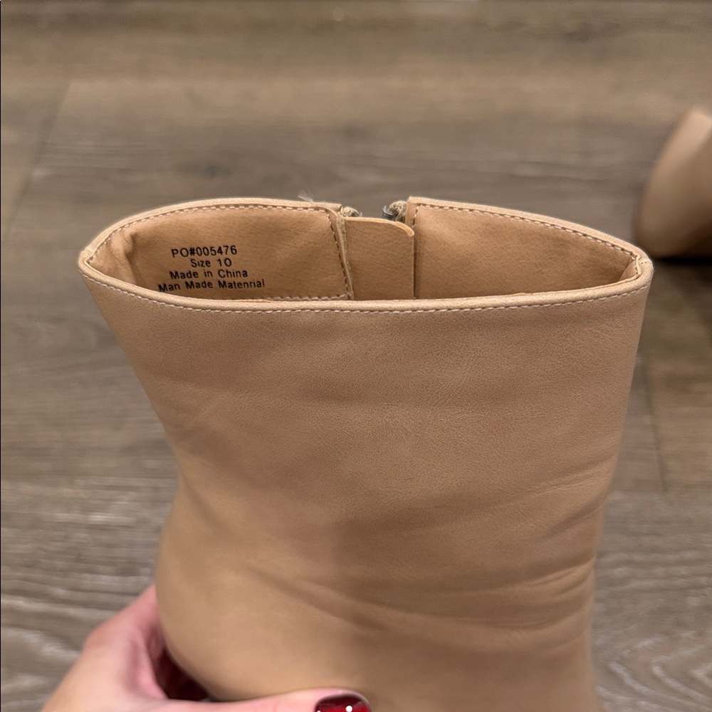 Source Unknown Beige Heeled Boots - Picture 3 of 3